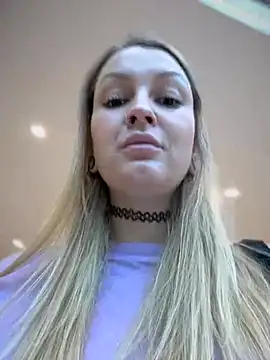 Snapshot of Teya_moon_ chatting on December 25, 9:45 am Teya moon  online show from December 25, 9:45 am