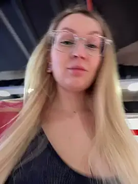 Snapshot of Teya_moon_ chatting on February 22, 12:08 pm Teya moon  online show from February 22, 12:08 pm