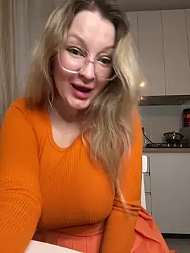 Teya moon  online show from November 17, 4:46 pm