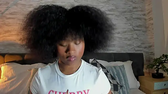 Anneth  M online show from December 3, 7:34 pm