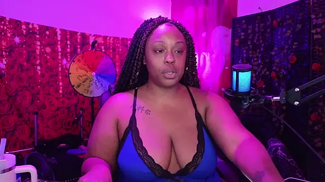 cheriserozequeen online show from April 18, 2:26 am