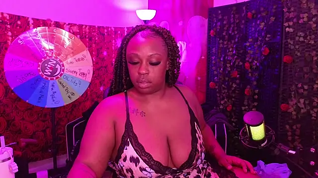 Snapshot of cheriserozequeen chatting on May 2, 6:13 pm cheriserozequeen online show from May 2, 6:13 pm