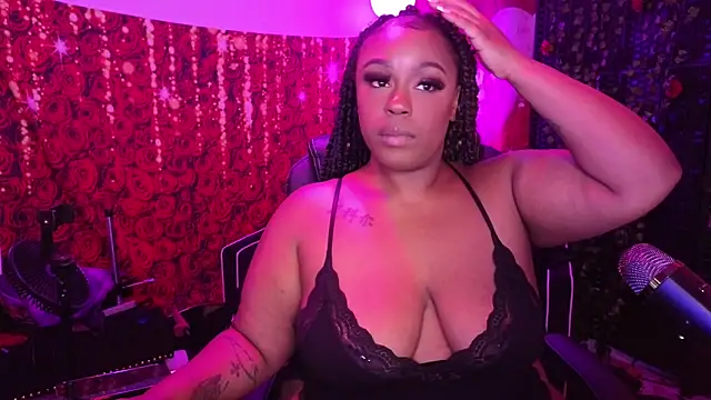 Snapshot of cheriserozequeen chatting on May 15, 11:12 pm cheriserozequeen online show from May 15, 11:12 pm