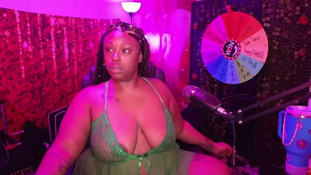 Snapshot of cheriserozequeen chatting on May 28, 5:10 pm cheriserozequeen online show from May 28, 5:10 pm