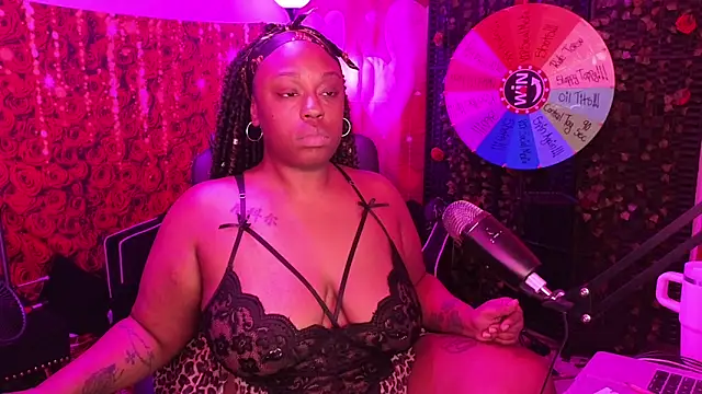 Snapshot of cheriserozequeen chatting on May 30, 1:35 am cheriserozequeen online show from May 30, 1:35 am