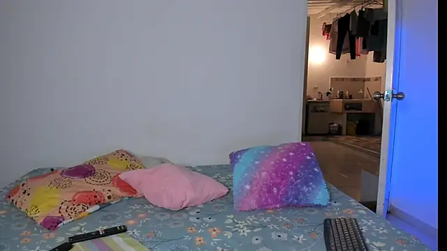 thamara26 online show from February 11, 2:05 am