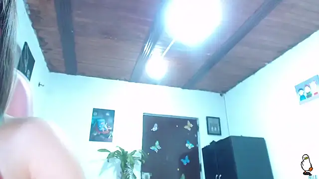 Snapshot of littleangel1_m chatting on May 26, 9:44 pm littleangel1 m online show from May 26, 9:44 pm