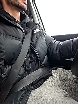 Snapshot of Zeefy chatting on February 7, 9:13 am Zeefy online show from February 7, 9:13 am