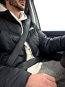 Snapshot of Zeefy chatting on February 9, 9:24 am Zeefy online show from February 9, 9:24 am