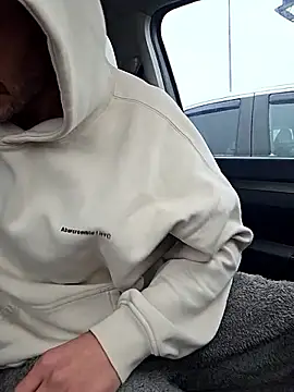 Snapshot of Zeefy chatting on February 16, 9:05 am Zeefy online show from February 16, 9:05 am