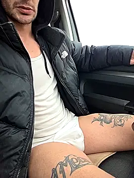 Snapshot of Zeefy chatting on February 25, 7:51 am Zeefy online show from February 25, 7:51 am