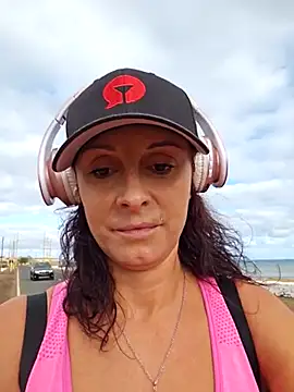 therealbeverlycious online show from March 11, 5:46 pm