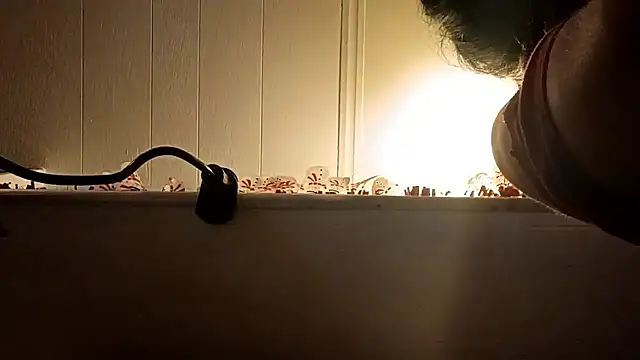 whitetrashdirtyslut online show from December 5, 8:27 pm