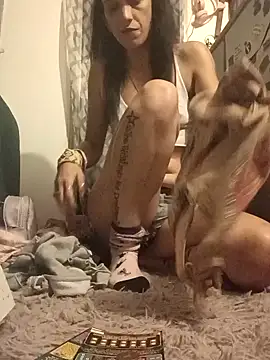 whitetrashdirtyslut online show from January 7, 2:03 am