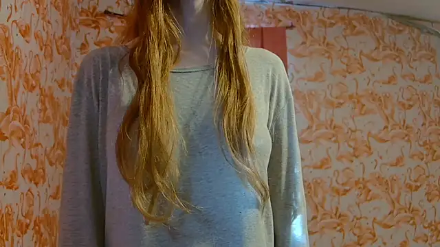 strawberrysmoothie online show from November 4, 8:41 pm