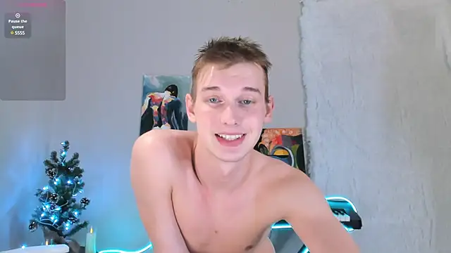 Snapshot of 4ever_dude chatting on December 7, 8:55 am 4ever dude online show from December 7, 8:55 am