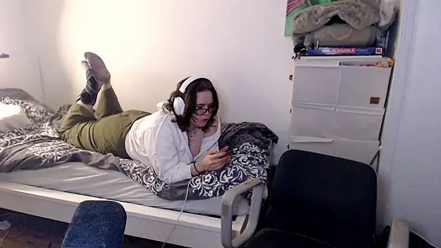 playvalorantwithmenow online show from March 12, 7:31 pm