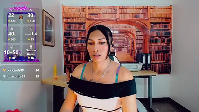 Snapshot of khiara_moretti chatting on December 14, 10:39 pm khiara moretti online show from December 14, 10:39 pm