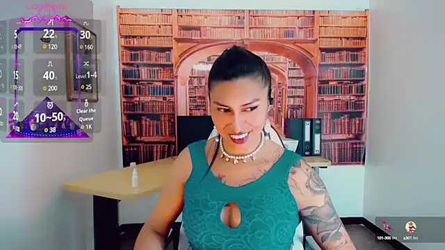Snapshot of khiara_moretti chatting on February 1, 10:44 pm khiara moretti online show from February 1, 10:44 pm