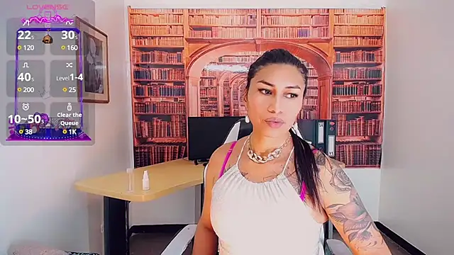 Snapshot of khiara_moretti chatting on February 4, 7:33 pm khiara moretti online show from February 4, 7:33 pm