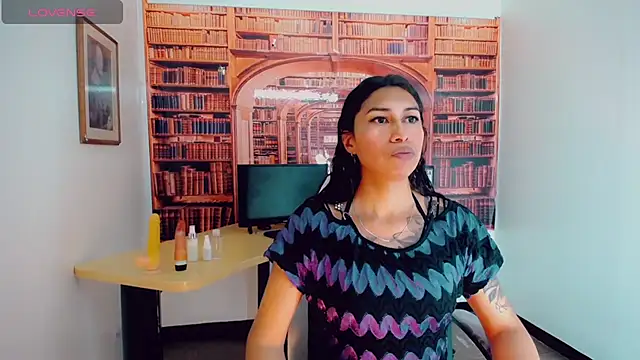 Snapshot of khiara_moretti chatting on February 26, 7:38 pm khiara moretti online show from February 26, 7:38 pm