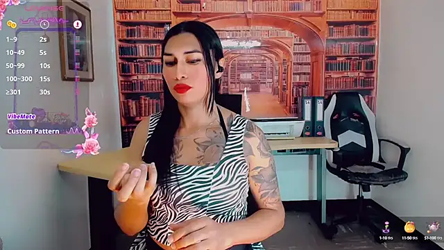 Snapshot of khiara_moretti chatting on March 17, 10:38 pm khiara moretti online show from March 17, 10:38 pm