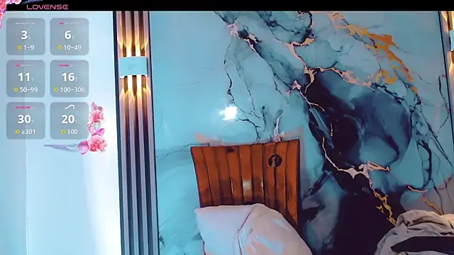 khiara moretti online show from December 20, 11:39 am