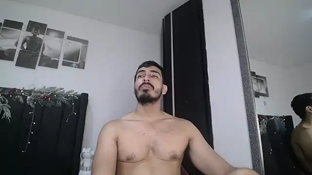 Snapshot of muscle_ares chatting on December 3, 11:55 am muscle ares online show from December 3, 11:55 am