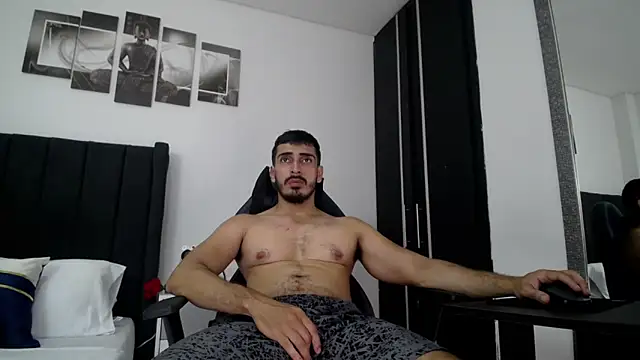 Snapshot of muscle_ares chatting on January 23, 3:05 am muscle ares online show from January 23, 3:05 am