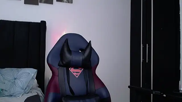 Snapshot of muscle_ares chatting on March 16, 12:11 pm muscle ares online show from March 16, 12:11 pm