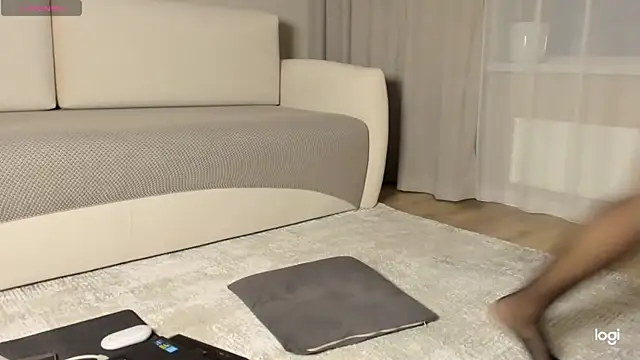 AmelinaLove online show from December 17, 1:55 am