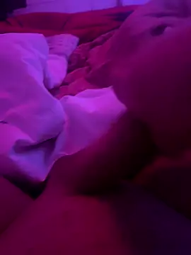 Snapshot of LucaDonna998 chatting on December 3, 10:29 pm LucaDonna998 online show from December 3, 10:29 pm