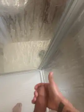 Snapshot of LucaDonna998 chatting on December 19, 10:32 pm LucaDonna998 online show from December 19, 10:32 pm