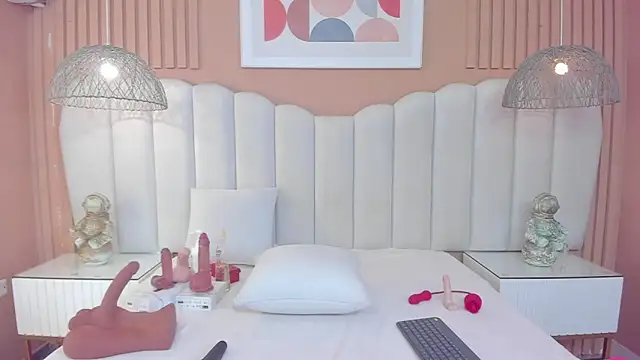 Snapshot of Sara_Vanegas chatting on December 21, 10:55 am Sara Vanegas online show from December 21, 10:55 am