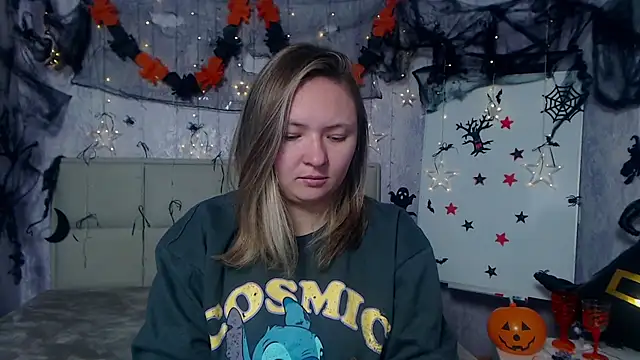 Snapshot of SallyVerda chatting on October 22, 5:13 pm SallyVerda online show from October 22, 5:13 pm