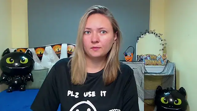 Snapshot of SallyVerda chatting on October 23, 5:23 pm SallyVerda online show from October 23, 5:23 pm