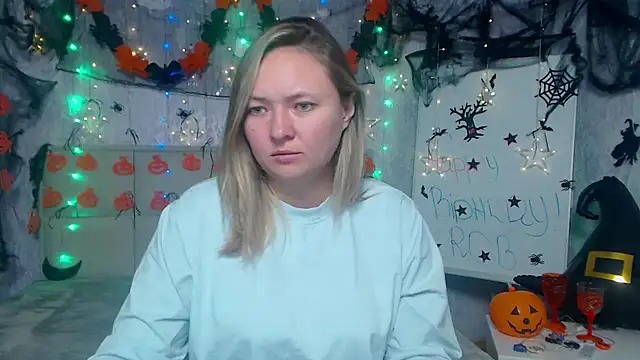 Snapshot of SallyVerda chatting on October 26, 6:14 pm SallyVerda online show from October 26, 6:14 pm