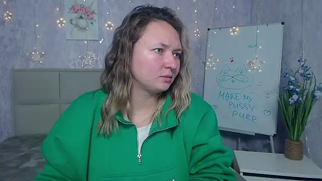 Snapshot of SallyVerda chatting on November 5, 7:03 pm SallyVerda online show from November 5, 7:03 pm