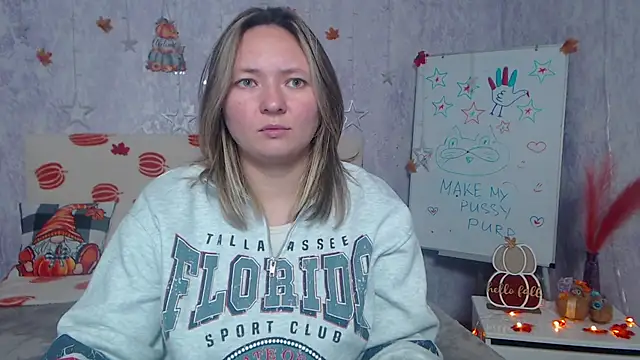 Snapshot of SallyVerda chatting on November 19, 6:41 pm SallyVerda online show from November 19, 6:41 pm