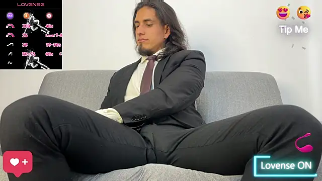 Tom blunt96 online show from December 3, 5:44 pm