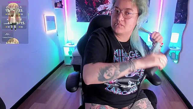 lucky-leah online show from January 14, 4:18 am