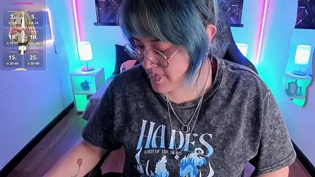 lucky-leah online show from February 18, 3:57 am