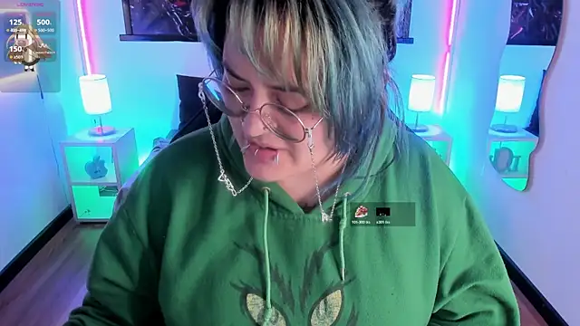 lucky-leah online show from April 1, 3:40 am