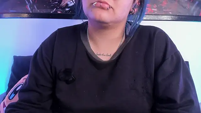 lucky-leah online show from May 5, 4:20 am