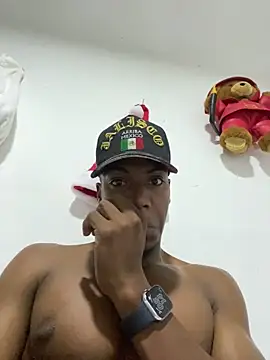 Snapshot of andrews2399 chatting on December 13, 1:15 am andrews2399 online show from December 13, 1:15 am