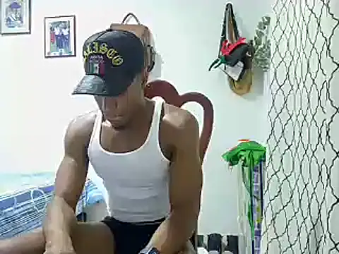 Snapshot of andrews2399 chatting on December 31, 7:20 am andrews2399 online show from December 31, 7:20 am