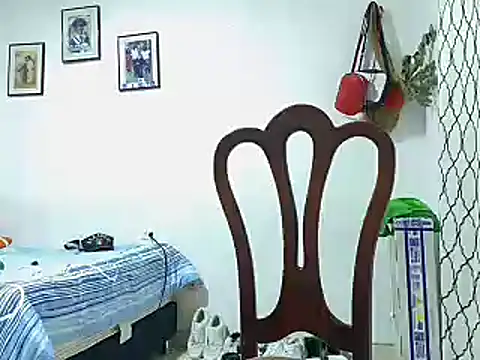 Snapshot of andrews2399 chatting on January 4, 1:21 am andrews2399 online show from January 4, 1:21 am