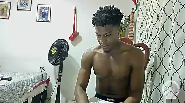 Snapshot of andrews2399 chatting on February 7, 3:23 am andrews2399 online show from February 7, 3:23 am