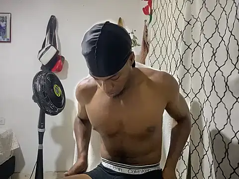 Snapshot of andrews2399 chatting on September 13, 2:22 am andrews2399 online show from September 13, 2:22 am