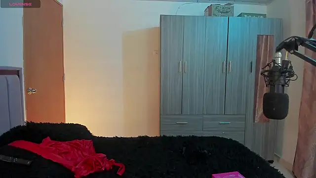 Kayla foxxy online show from September 16, 5:30 am